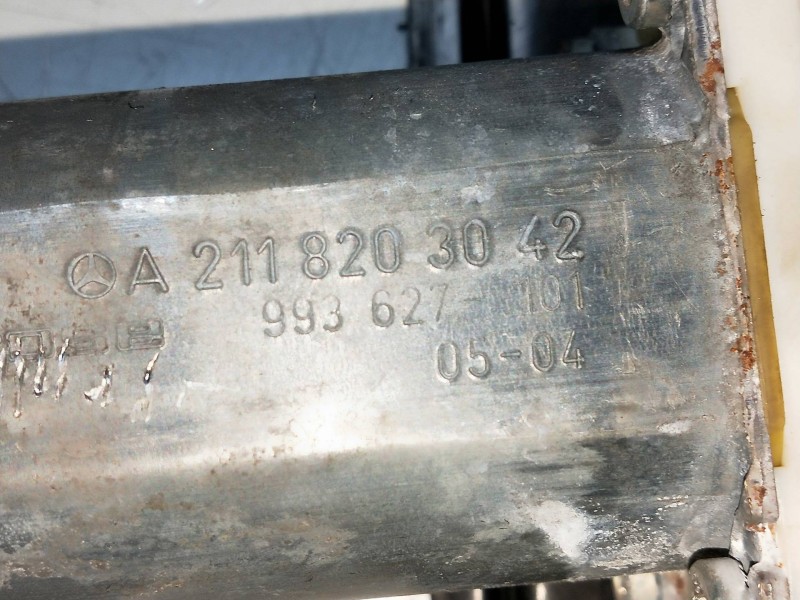 Recambio de elevalunas delantero derecho para mercedes clase e (w211) berlina 2.7 cdi cat referencia OEM IAM A2118203042 9936271