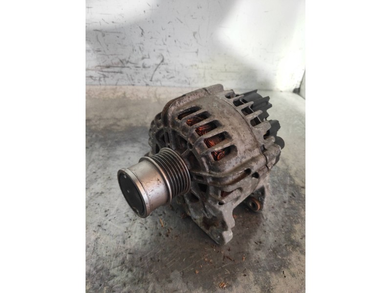 Recambio de alternador para seat arona style referencia OEM IAM 04E903015 2715542C TG12C280 419024348