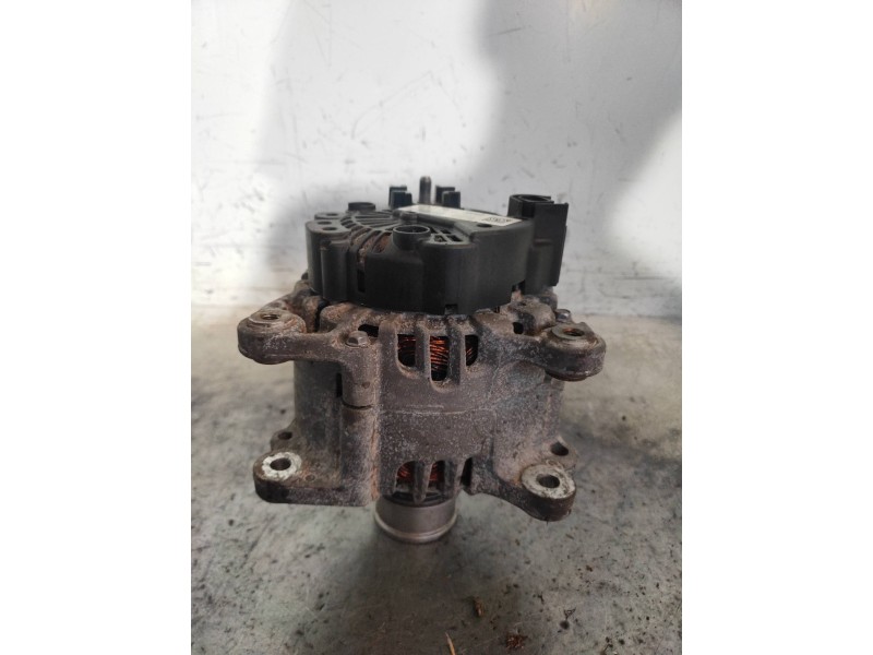 Recambio de alternador para seat arona style referencia OEM IAM 04E903015 2715542C TG12C280 419024348