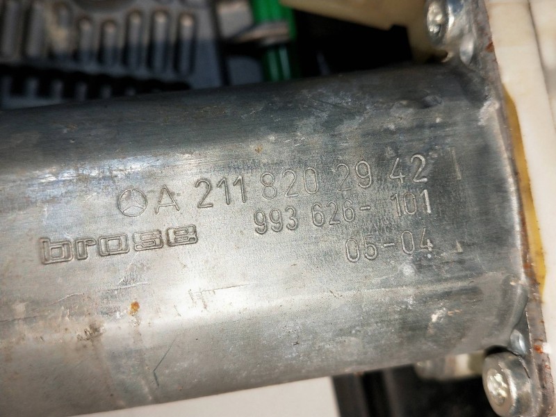 Recambio de elevalunas delantero izquierdo para mercedes clase e (w211) berlina 2.7 cdi cat referencia OEM IAM A2118202942 99362