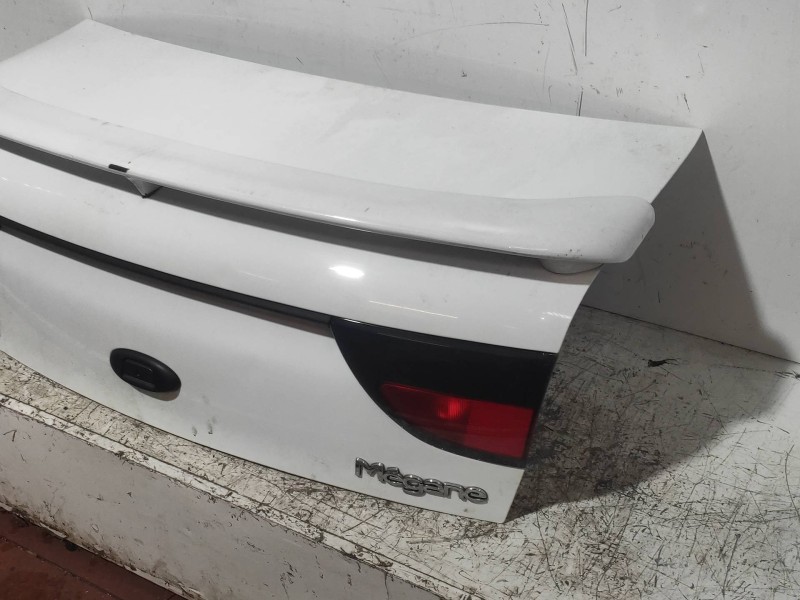Recambio de tapa maletero para renault megane i classic (la0) 1.6e rn referencia OEM IAM   