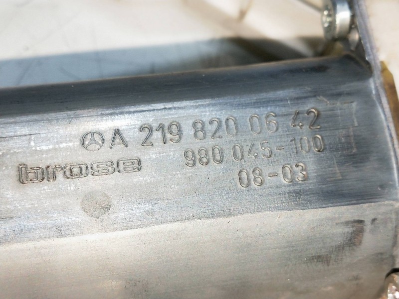 Recambio de elevalunas trasero derecho para mercedes clase cls (w219) 3.5 v6 cat referencia OEM IAM A2198200642 980045100 4P