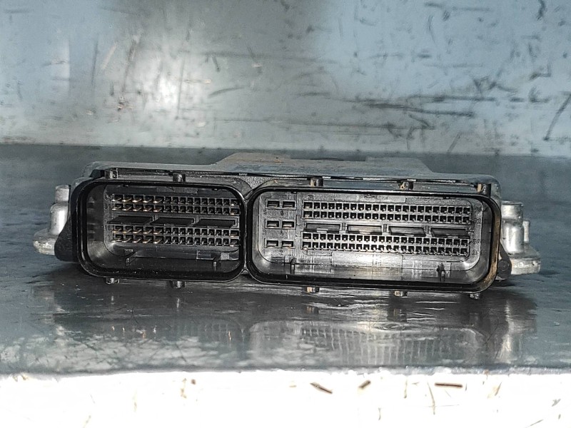 Recambio de centralita motor uce para seat arona style referencia OEM IAM 0261S18349 04C907309BC 04C906025AB