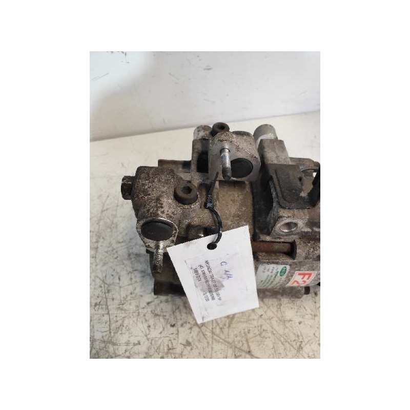 Recambio de compresor aire acondicionado para hyundai trajet (fo) 2.0 gls referencia OEM IAM AJ2AA01 F21 HS18