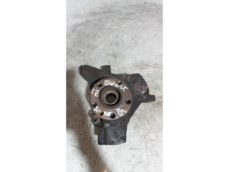 Recambio de mangueta delantera izquierda para peugeot expert kombi confort acristaldo (8 asientos) referencia OEM IAM   