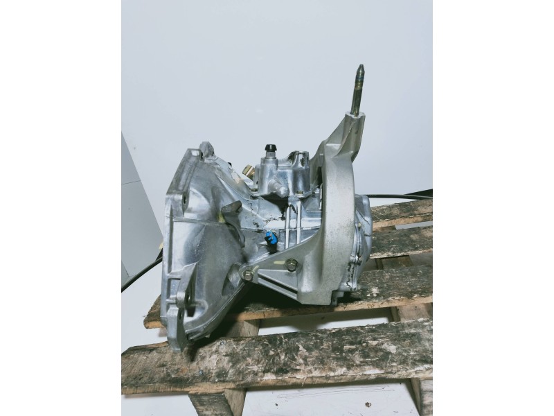 Recambio de caja cambios para daewoo nubira berlina cd referencia OEM IAM BC372 RQ003950 