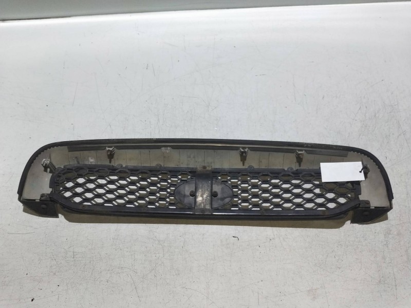 Recambio de rejilla delantera para hyundai santa fe (sm) 2.0 crdi cat referencia OEM IAM   