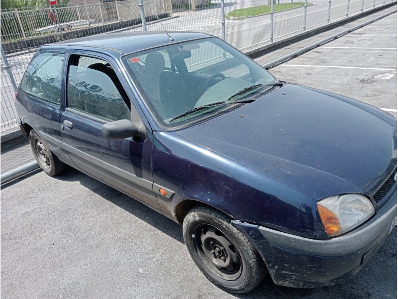 ford fiesta berlina (dx) del año 2000