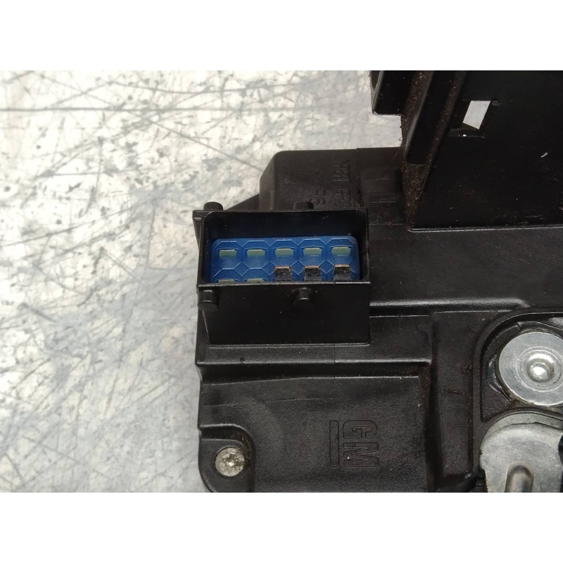 Recambio de motor cierre centralizado delantero derecho para opel vivaro combi 2.9t corto referencia OEM IAM 8200008248 91166227