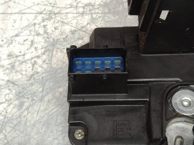 Recambio de motor cierre centralizado delantero derecho para opel vivaro combi 2.9t corto referencia OEM IAM 8200008248 91166227