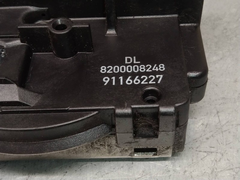 Recambio de motor cierre centralizado delantero derecho para opel vivaro combi 2.9t corto referencia OEM IAM 8200008248 91166227