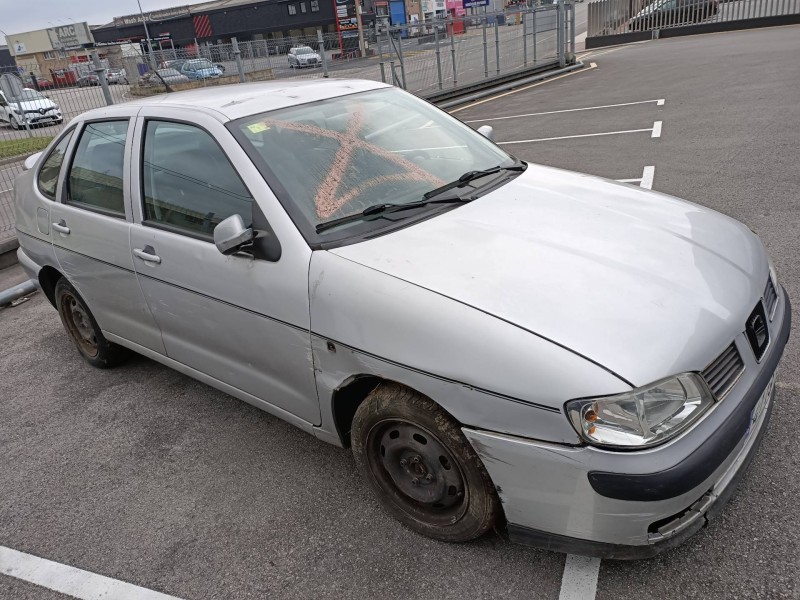 seat cordoba berlina (6k2) del año 2001