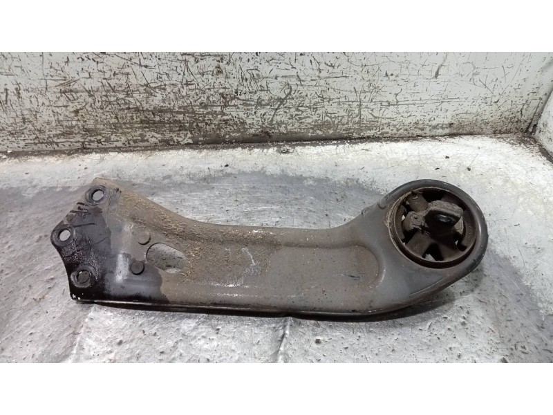 Recambio de brazo suspension superior trasero derecho para kia sportage business 2wd referencia OEM IAM 55280D3050  