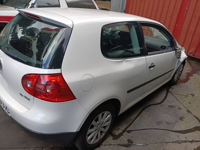volkswagen golf v berlina (1k1) del año 2004