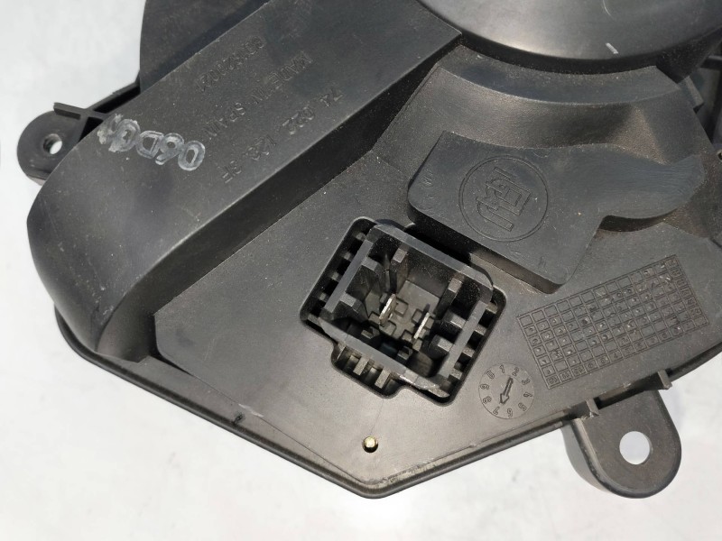 Recambio de motor calefaccion para volkswagen passat berlina (3b3) 1.9 tdi referencia OEM IAM 740221233F 8D1820021 