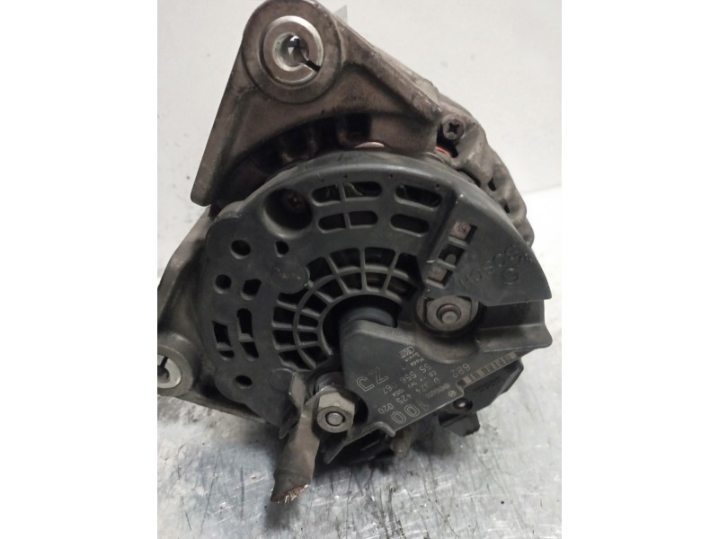 Recambio de alternador para opel astra h berlina cosmo referencia OEM IAM 0124425067  