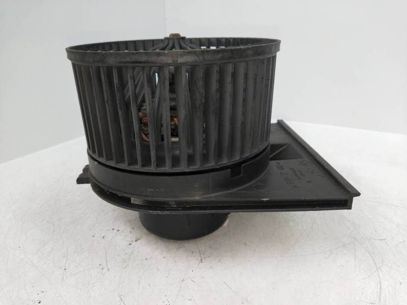 Recambio de motor calefaccion para volkswagen polo berlina (6n2) 1.9 diesel referencia OEM IAM 6N1819021A  