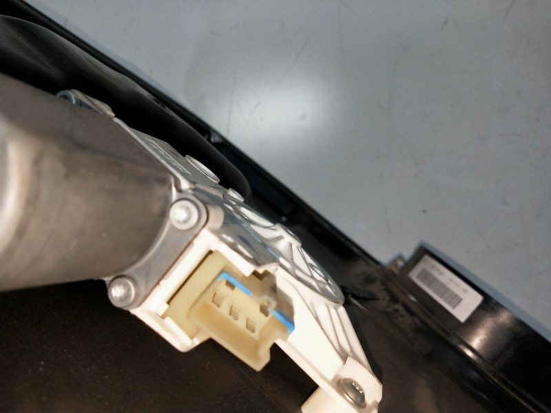 Recambio de elevalunas delantero izquierdo para mercedes clase m (w164) 320 / 350 cdi (164.122) referencia OEM IAM A2518200742 9