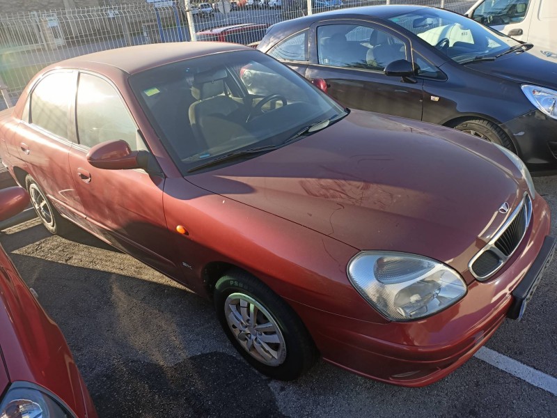 daewoo nubira berlina del año 2002