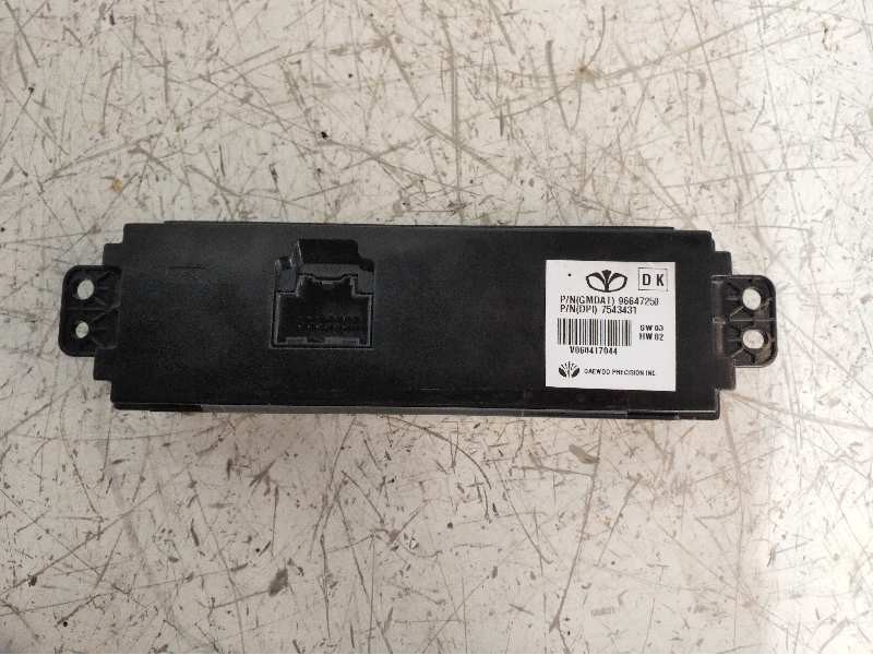 Recambio de pantalla multifuncion para chevrolet epica lt referencia OEM IAM 96647250 7543431 