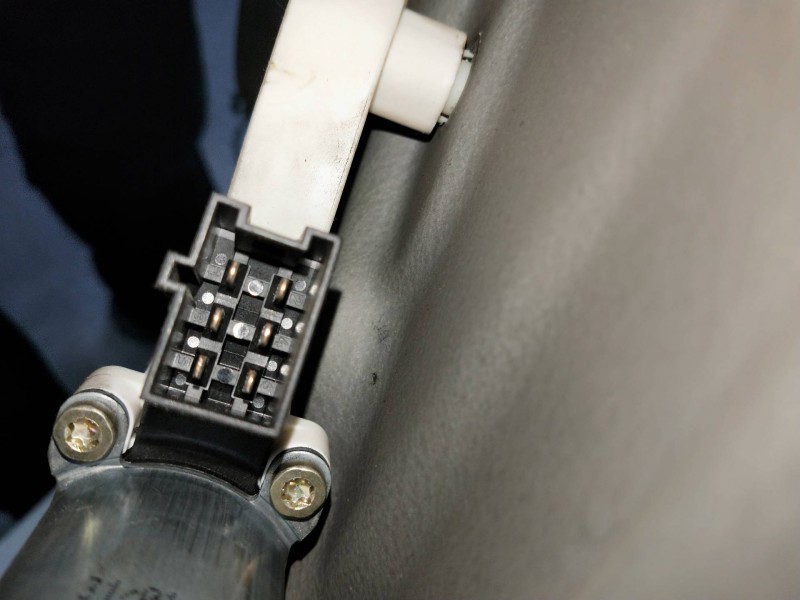 Recambio de elevalunas delantero izquierdo para mercedes clase a (w169) 2.0 cdi cat referencia OEM IAM   5P