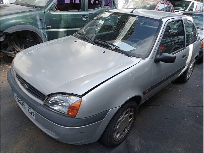 ford fiesta berlina (dx) del año 2000