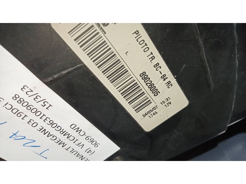 Recambio de piloto trasero izquierdo para renault megane ii berlina 3p confort expression referencia OEM IAM 89026005  