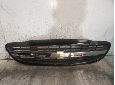 Recambio de rejilla delantera para chevrolet evanda cdx referencia OEM IAM 96399852  