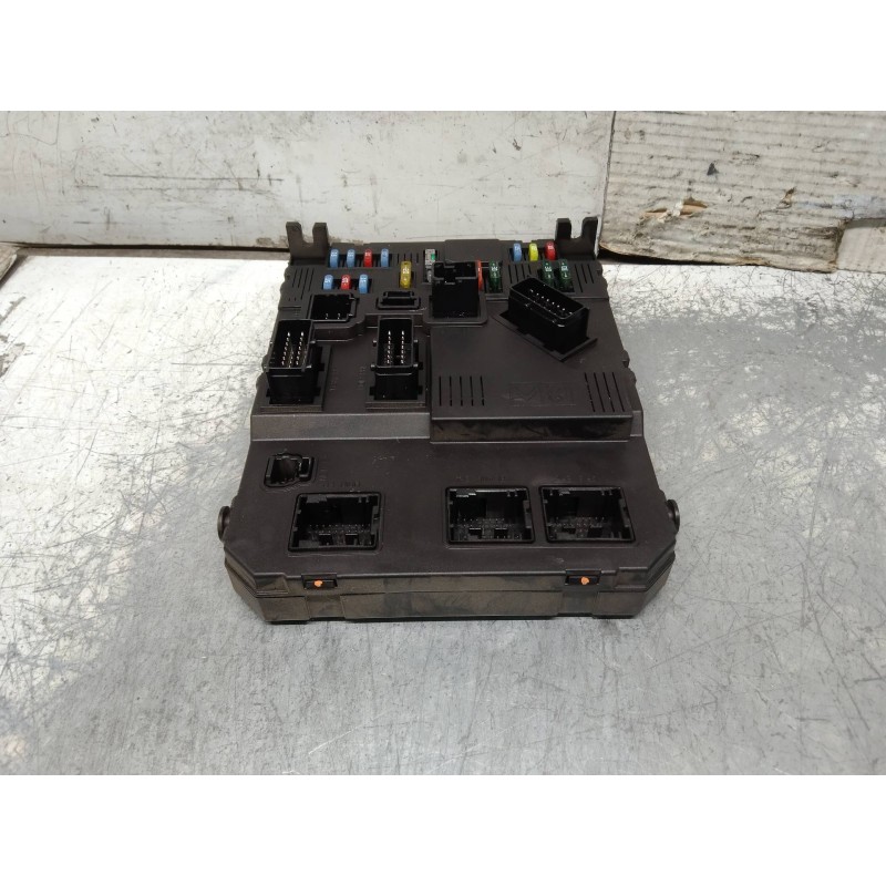 Recambio de caja reles / fusibles para citroen xsara picasso 1.6 16v sx top referencia OEM IAM 9653667680 S118085220E BSIE0200