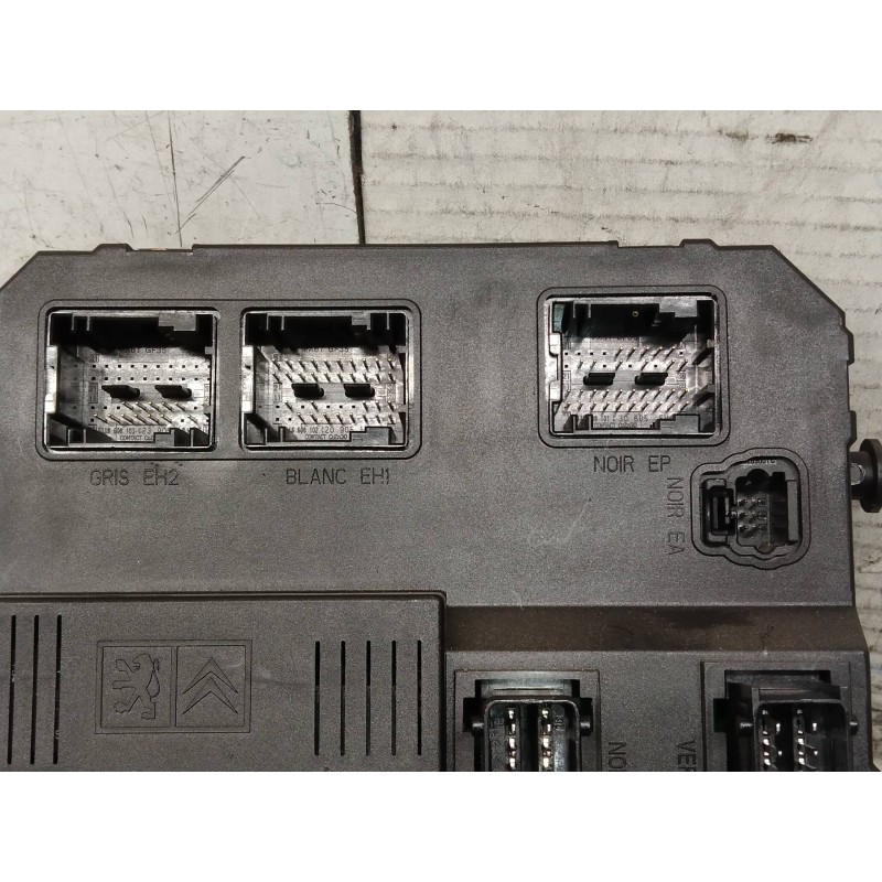 Recambio de caja reles / fusibles para citroen xsara picasso 1.6 16v sx top referencia OEM IAM 9653667680 S118085220E BSIE0200