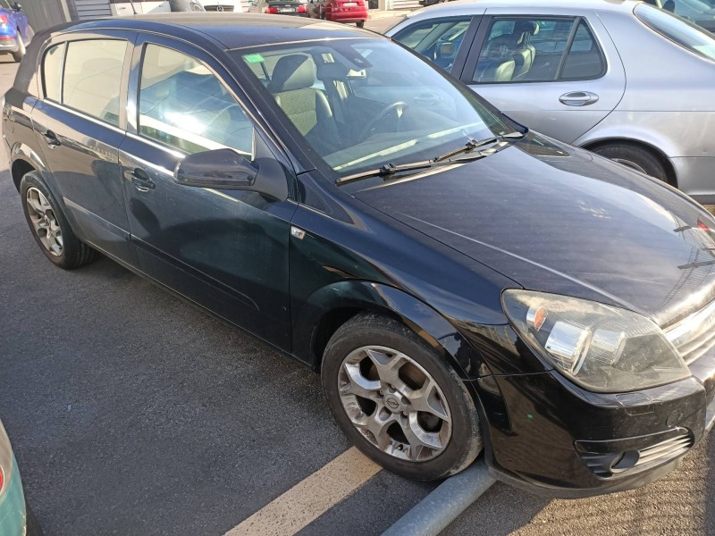 opel astra h berlina del año 2004
