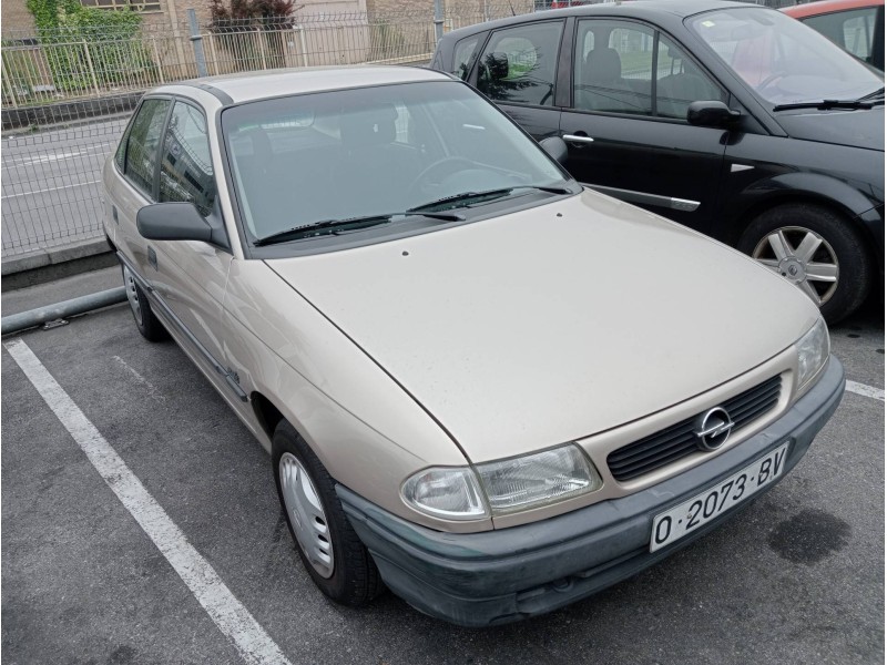 opel astra f berlina del año 1997