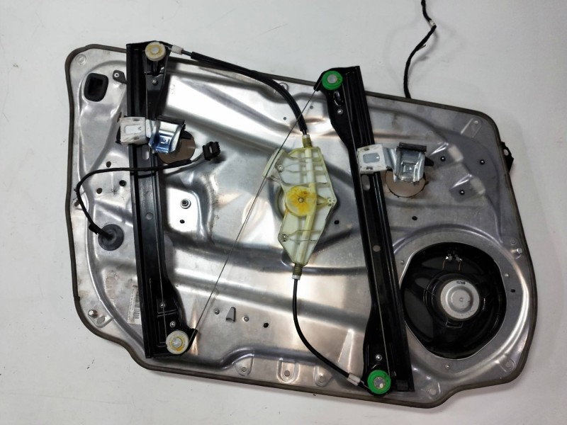 Recambio de elevalunas delantero derecho para mercedes clase c (w204) berlina 2.2 cdi cat referencia OEM IAM A2048200242 9712181