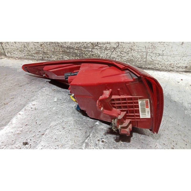 Recambio de piloto trasero derecho para kia sportage business 2wd referencia OEM IAM 92402F10  