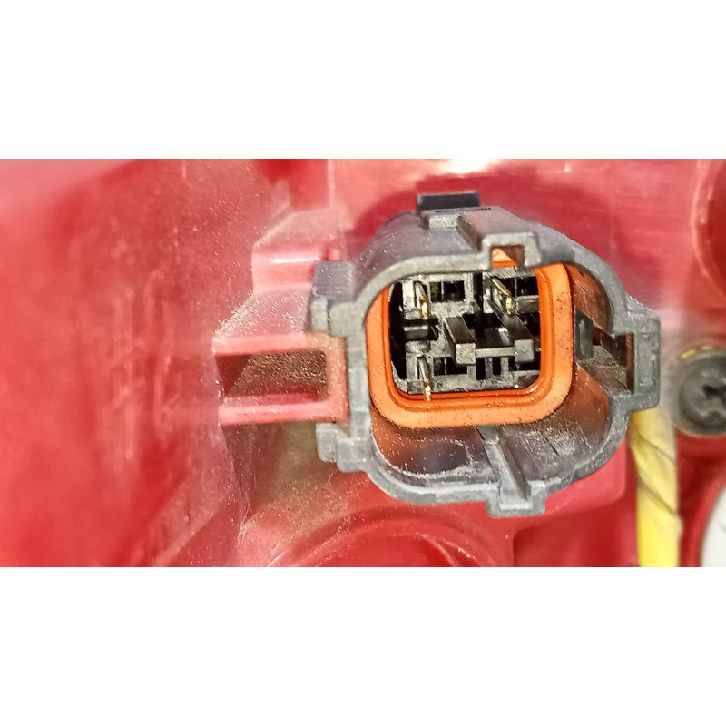 Recambio de piloto trasero derecho para kia sportage business 2wd referencia OEM IAM 92402F10  