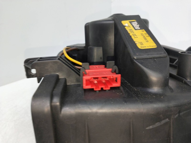 Recambio de motor calefaccion para volkswagen vento (1h2) gl referencia OEM IAM 833658D 1H1820021 