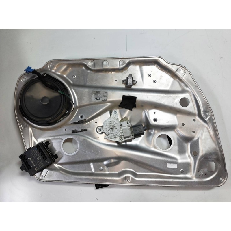 Recambio de elevalunas delantero izquierdo para mercedes clase c (w204) berlina 2.2 cdi cat referencia OEM IAM A2048200142 97113