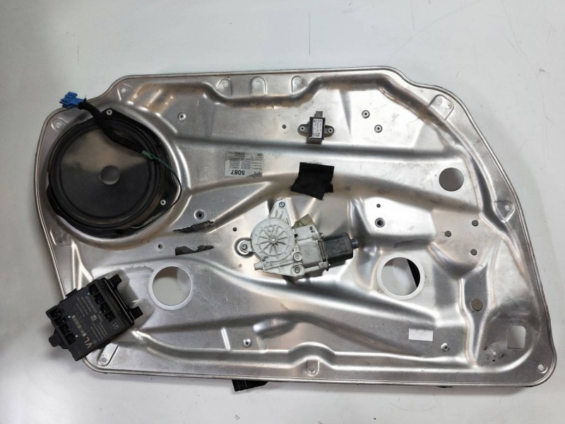 Recambio de elevalunas delantero izquierdo para mercedes clase c (w204) berlina 2.2 cdi cat referencia OEM IAM A2048200142 97113