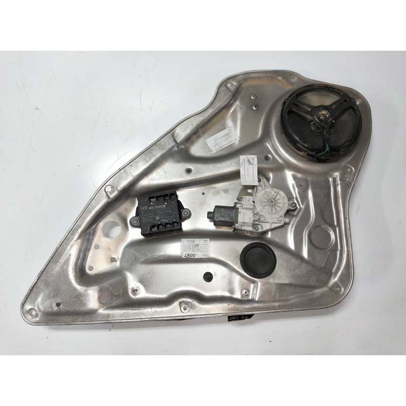Recambio de elevalunas trasero derecho para mercedes clase c (w204) berlina 2.2 cdi cat referencia OEM IAM A2048200542 961110100