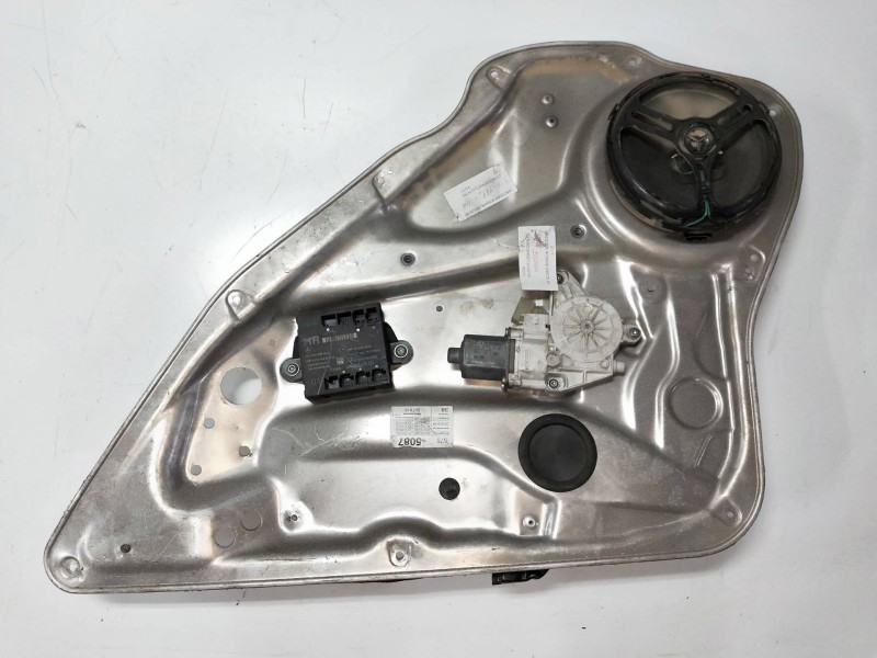 Recambio de elevalunas trasero derecho para mercedes clase c (w204) berlina 2.2 cdi cat referencia OEM IAM A2048200542 961110100
