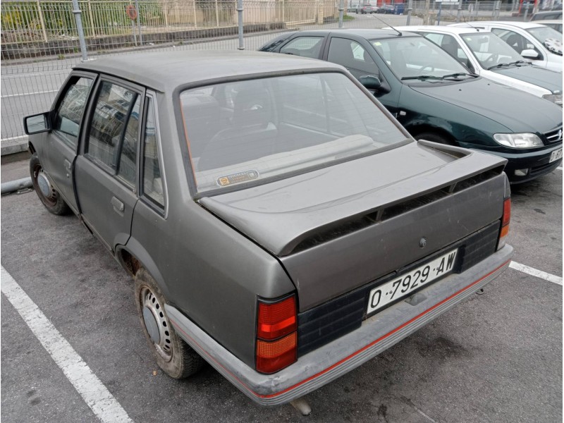 opel corsa a del año 1990