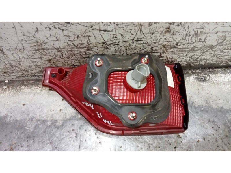 Recambio de piloto trasero izquierdo interior para kia sportage business 2wd referencia OEM IAM 92405F10  