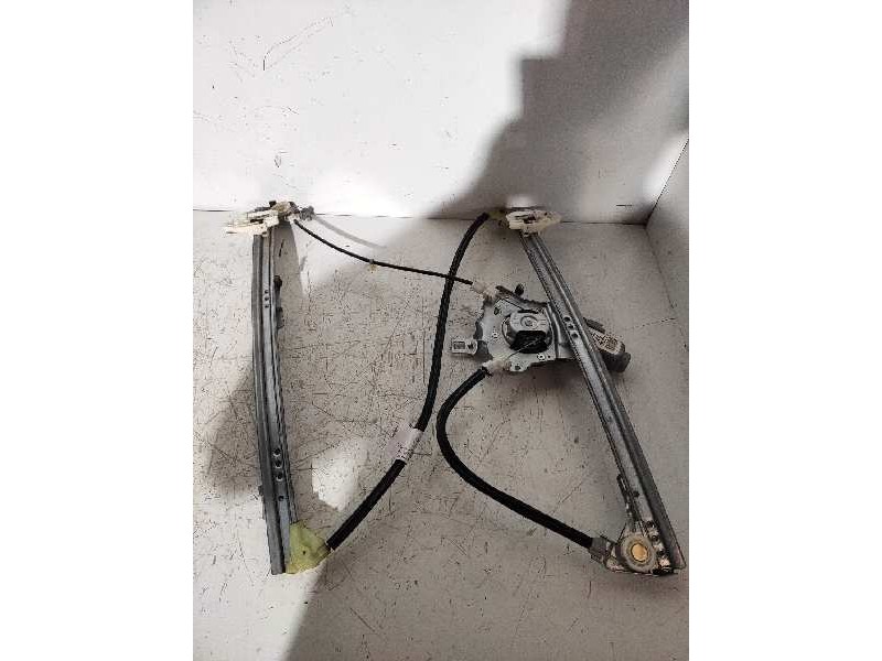 Recambio de elevalunas delantero derecho para citroen xsara berlina 2.0 hdichrono (66kw) referencia OEM IAM 400679T1 964380 H115