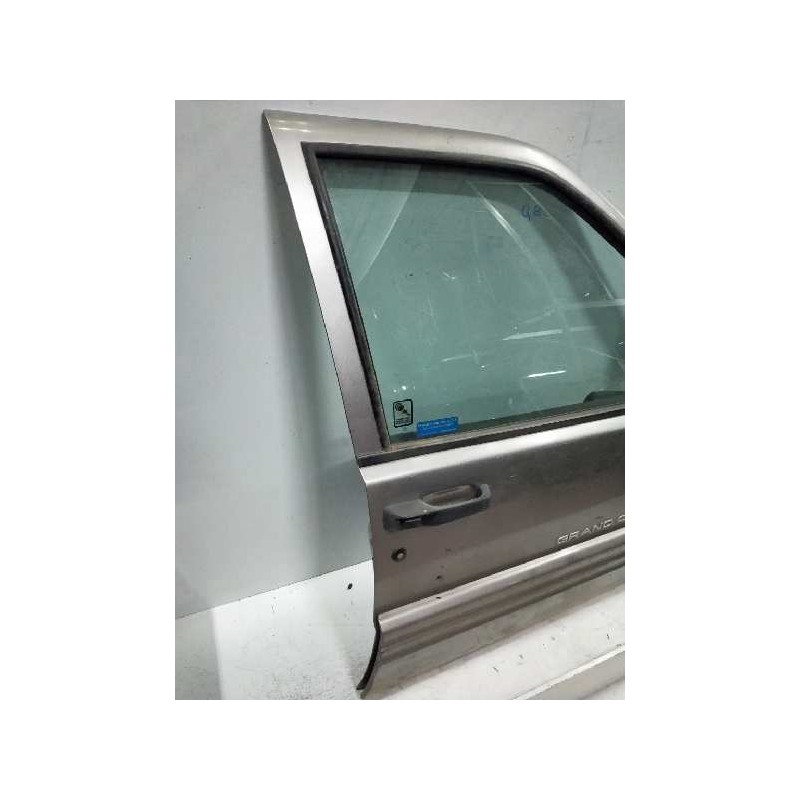 Recambio de puerta delantera derecha para jeep gr.cherokee (zj)/(z) 2.5 turbodiesel referencia OEM IAM  GR CHEROKEE