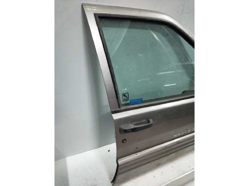 Recambio de puerta delantera derecha para jeep gr.cherokee (zj)/(z) 2.5 turbodiesel referencia OEM IAM  GR CHEROKEE