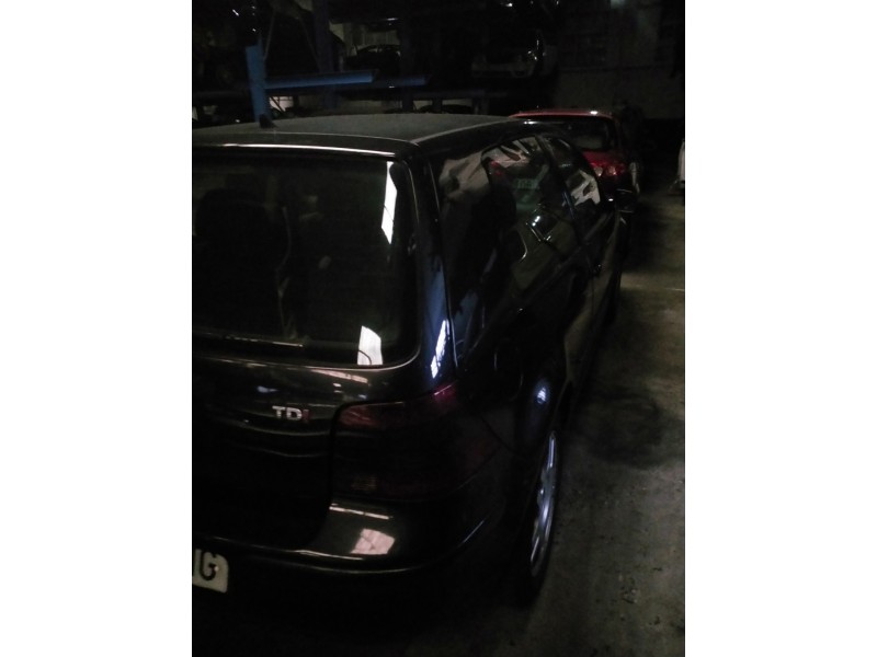 volkswagen golf iv berlina (1j1) del año 2001
