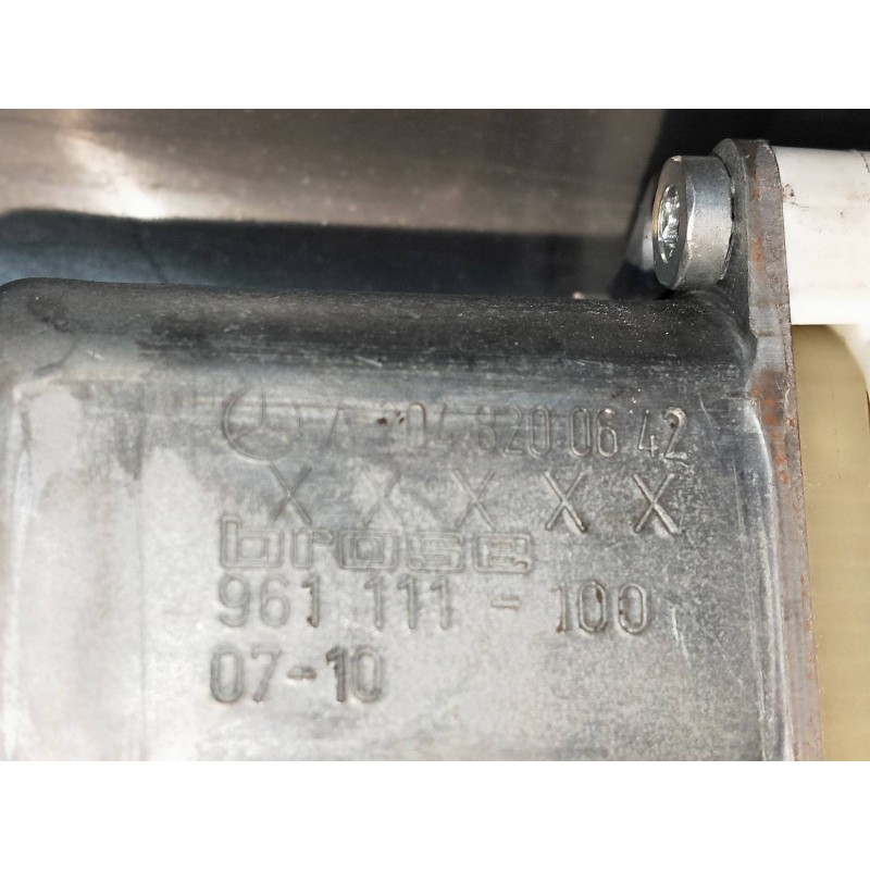 Recambio de elevalunas trasero izquierdo para mercedes clase c (w204) familiar referencia OEM IAM A2048200642 961111100 5P R