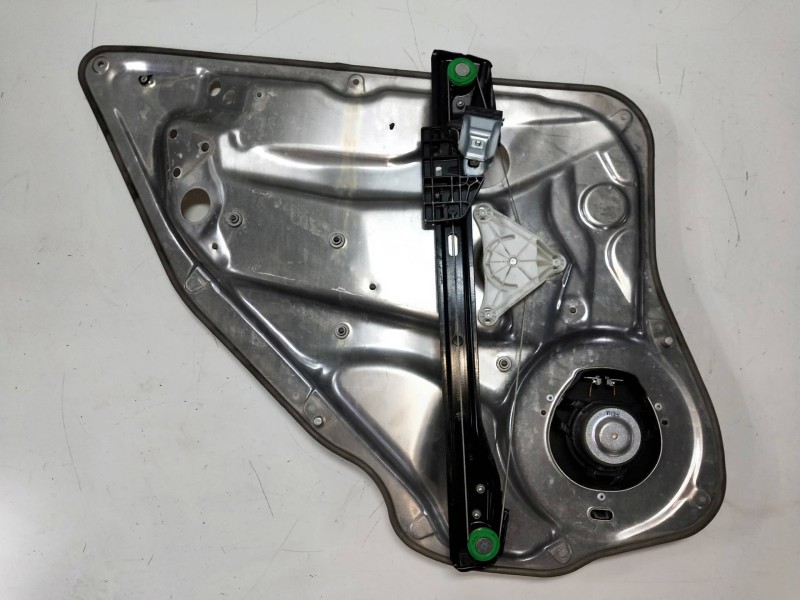 Recambio de elevalunas trasero derecho para mercedes clase c (w204) lim. referencia OEM IAM A2048200642961108100  4P