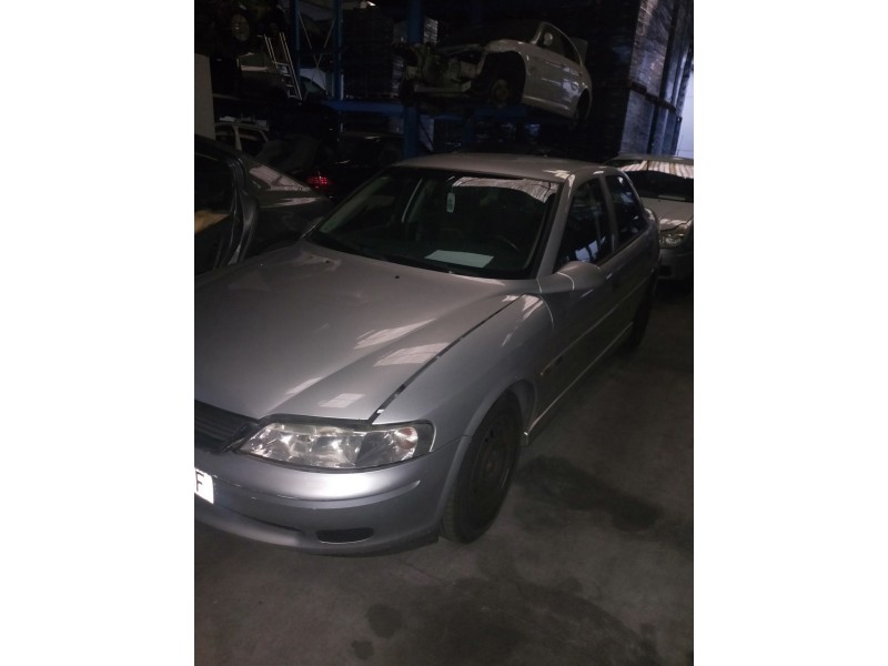 opel vectra b berlina del año 2001