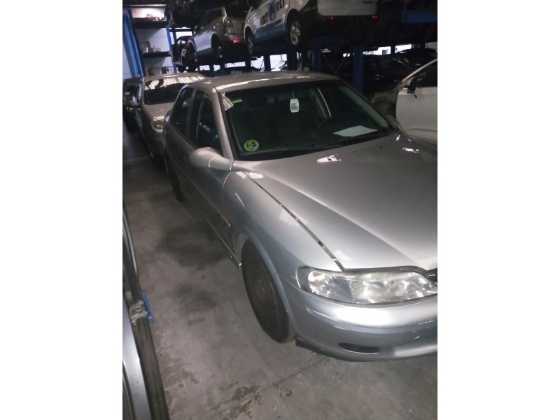 opel vectra b berlina del año 2001